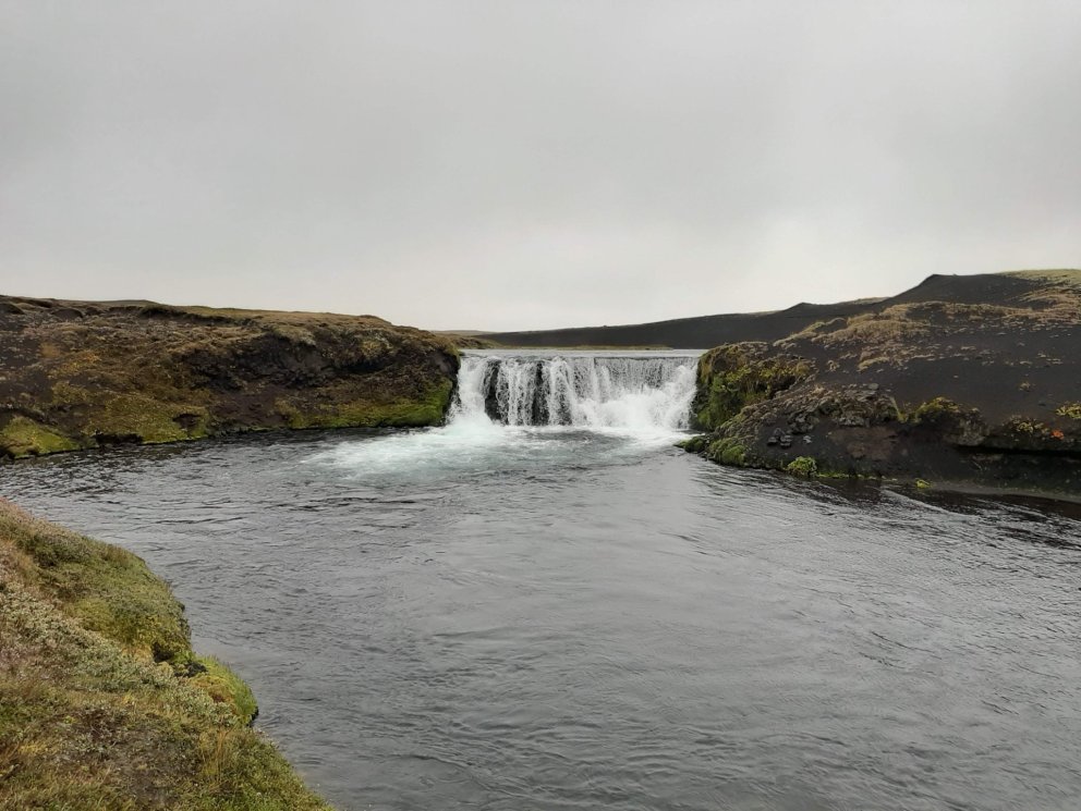 Nafnlaus foss í Aðallæk Krákár - í miðju því svæði sem vatnaflutningar hefðu lagt undir sig.