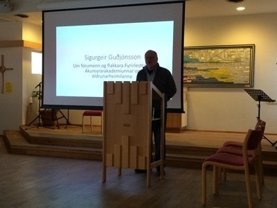 Um förumenn og flakkara