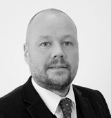 Hljóðlátir valdaleikir og skapandi þögn