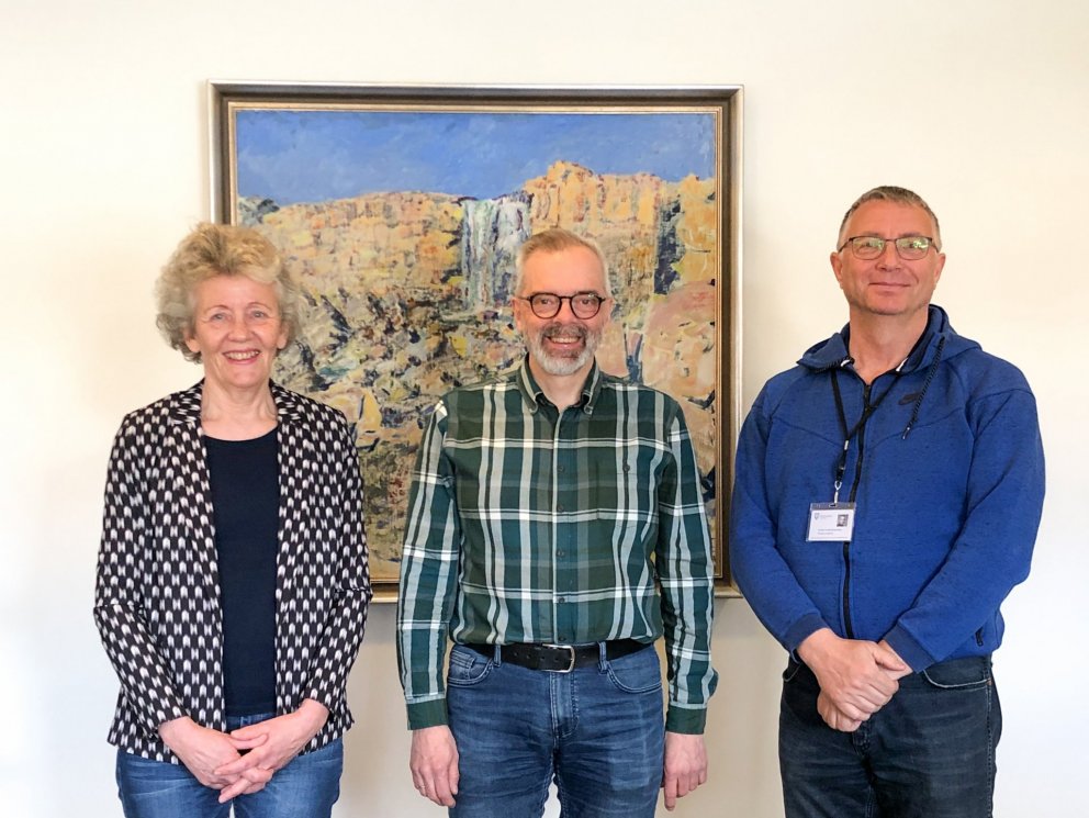 Myndin var tekin í tilefni af undirrituninni: Aðalheiður Steingrímsdóttir framkvæmdastjóri AkAk, Þór…